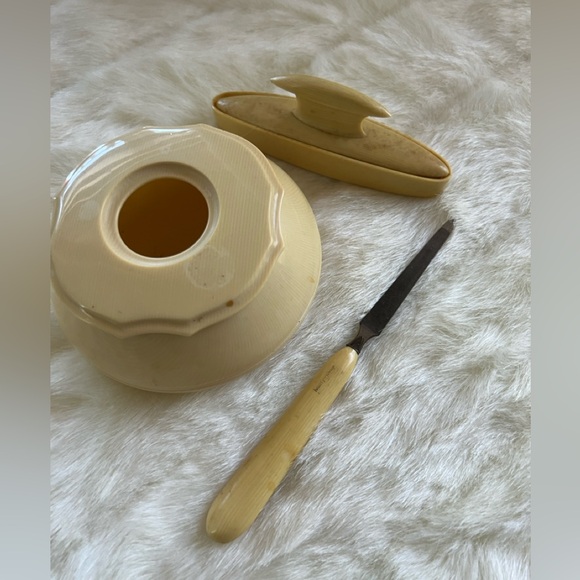 Antique Celluloid Py ra lin Dubarry Dresser Set, Hair Catcher, Nail File, Buffer - Picture 1 of 4